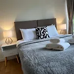 Quiet Residential Area Modern And Cozy Two Bed Apartment In Hampstead