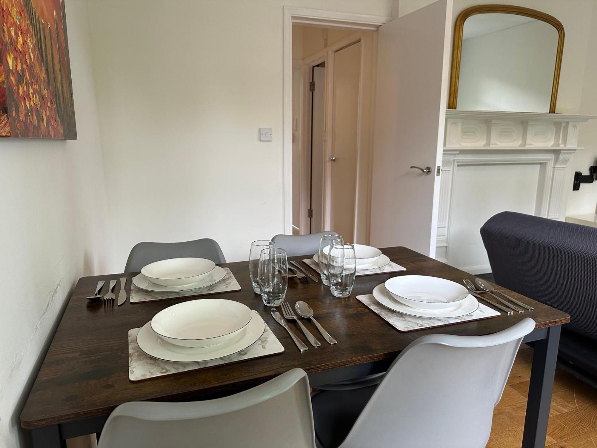 Quiet Residential Area Modern And Cozy Two Bed In Hampstead Appartamento *